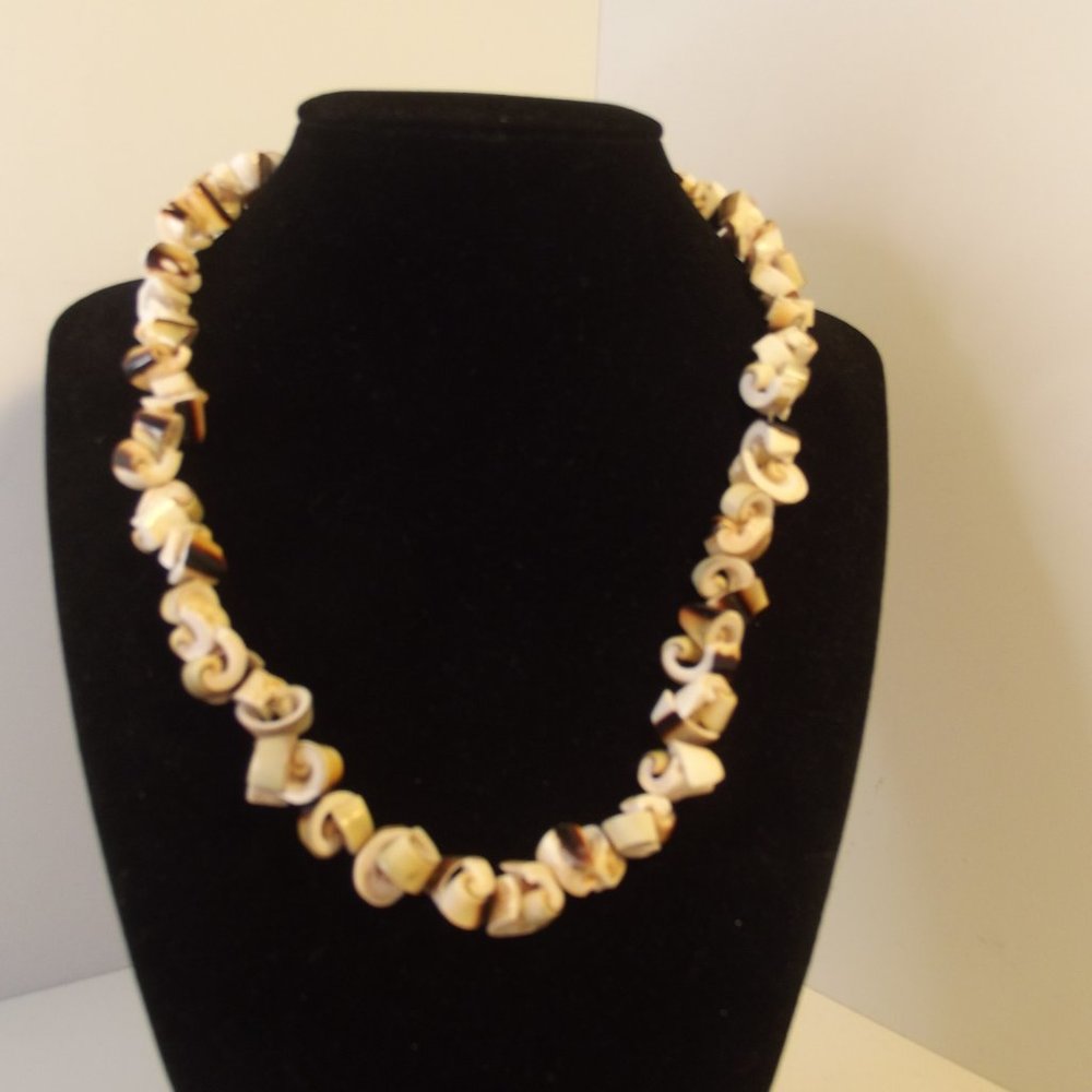 Natural Shell Necklace Boho Surfer Style Vintage